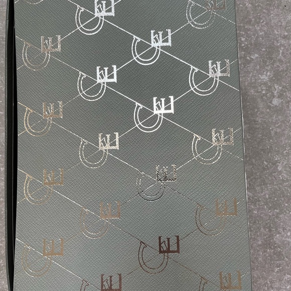 Carolina Espinosa suede black and grey dress pumps. Size 6 - Picture 7 of 9